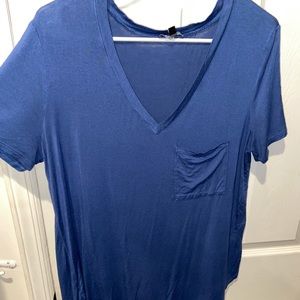 plain blue tee shirt